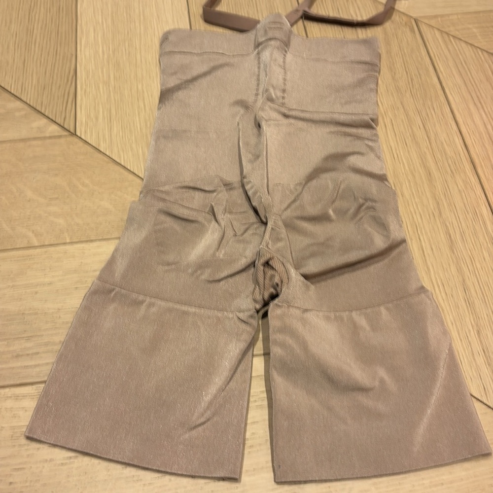 Spanx by Sara Blakely seamless high waisted shorty size S - Picture 3 of 4